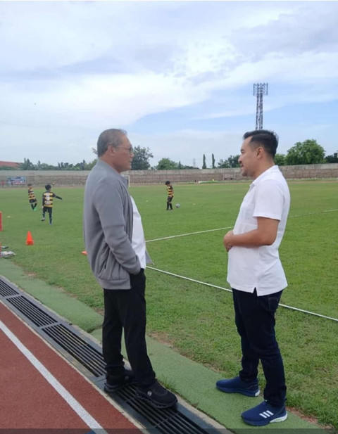 Chief Operating Officer (COO) Bhayangkara Presisi FC, Kombes Sumardji saat meninjau Stadion Sumpah Pemuda, PKOR, Bandar Lampung. | Foto: Istimewa