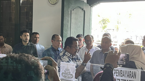 Wakil Gubernur DKI Jakarta Rano Karno meninjau Museum Wayang, Kota Tua, Jakarta Barat, Sabtu (8/3/2025).  Foto: Alya Zahra/kumparan 
