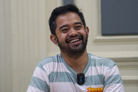 Pemain film Jumbo Ryan Adriandhy saat berkunjung ke kumparan. Foto: Dicky Adam Sidiq/kumparan