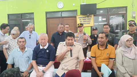 Menteri Perumahan dan Kawasan Permukiman (PKP) Maruarar Sirait dan Aguan di Tanah Tinggi Johar Baru, Sabtu (8/3). Foto: Ave Airiza Gunanto/kumparan