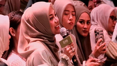Aurel Hermansyah dalam kajian Breastfeeding Fest 2025, di kawasan Kuningan, Jakarta Selatan, Sabtu (8/3). Foto: Giovanni/kumparan