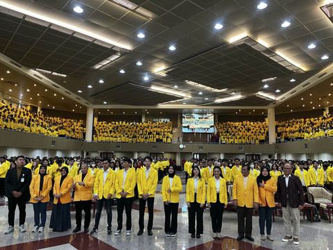 Universitas Terbuka Gelar OSBM (Orientasi Studi Mahasiswa Baru) di di Universitas Terbuka Jakarta Convention Center (UTCC), Pondok Cabe, Tangerang, pada Minggu (9/3/2025). Foto: Rayyan Farhansyah/kumparan