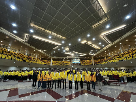 Universitas Terbuka Gelar OSBM (Orientasi Studi Mahasiswa Baru) di di Universitas Terbuka Jakarta Convention Center (UTCC), Pondok Cabe, Tangerang, pada Minggu (9/3/2025). Foto: Rayyan Farhansyah/kumparan