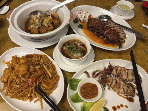 Menu baru di Hai Wang Restaurant Resinda Hotel Karawang. Foto: Andari Novianti/kumparan