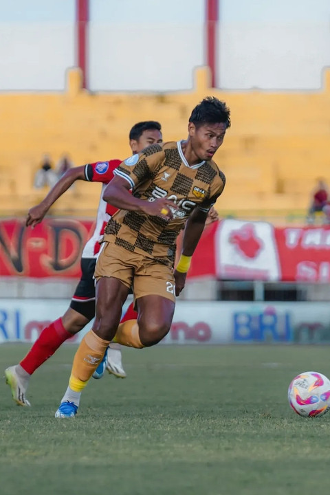 Pemain Dewa United Septian Bagaskara. Foto: Instagram/@dewaunitedfc