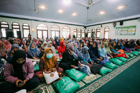 Safari Ramadan di Masjid Agung Al Jali, Desa Bungur, Kecamatan Sukomoro, Kabupaten Nganjuk, Jawa Timur, Minggu (9/3/2025). Foto: Kemensos RI