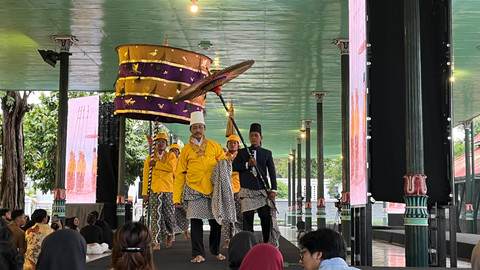 Pameran Hamong Nagari menampilkan busana abdi dalem. Foto: Arif UT/Pandangan Jogja