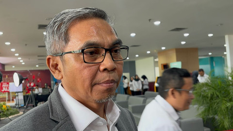 Ketua KPK, Setyo Budiyanto, menjawab pertanyaan seputar penggeledahan rumah mantan gubernur Jabar, Ridwan Kamil di gedung KPK, Jakarta pada Rabu (12/3). Foto: Abid Raihan/kumparan