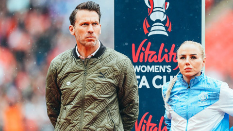 Gareth Taylor, eks pelatih Man City Women, dan Alex Greenwood, kapten Man City Women. Foto: Manchester City