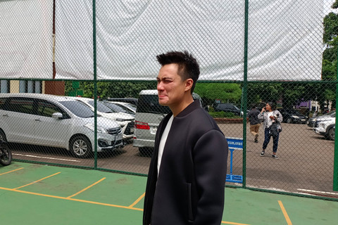Baim Wong hadiri lanjutan sidang cerai di Pengadilan Agama Jakarta Selatan, Rabu (12/3/2025).   Foto: Aprilandika Pratama/kumparan