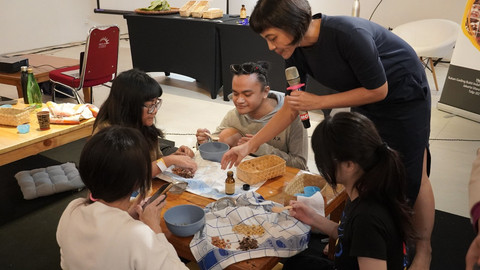 Workshop pembuatan tempe secara sustainable living dan kreatif di Taman Ismail Marzuki pada Hari Gizi Nasional, Februari lalu. Foto: Dok. Istimewa