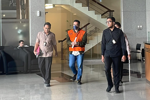 KPK tahan 1 orang tersangka kasus dugaan korupsi LPEI, Newin Nugroho selaku Direktur Utama PT Petro Energy di Gedung Merah Putih KPK, Jakarta, Kamis (13/3/2025). Foto: Fadhil Pramudya/kumparan