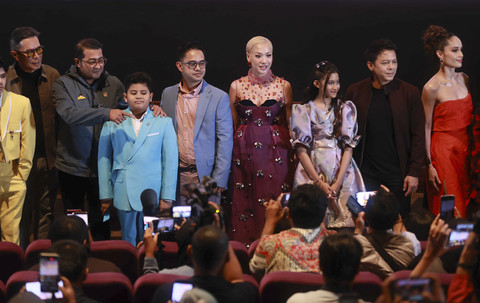 Sejumlah pengisi suara diantaranya Ariel Noah, Bunga Citra Lestari dan Cinta Laura saat konferensi pers film Jumbo di Epicentrum, Kuningan, Jakarta, Kamis, (13/3/2025).  Foto: Agus Apriyanto