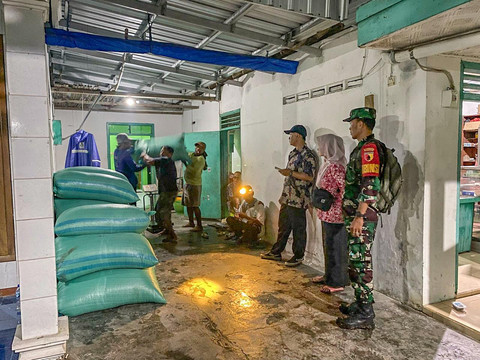 Perum BULOG dalam mengambil gabah dari petani. Foto: Dok. BULOG