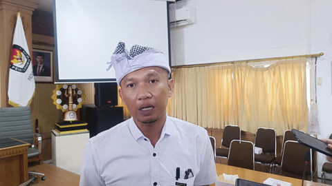Komisioner KPU Provinsi Bali, I Gede John Darmawan di KPU Bali, Jumat (14/3/2025). Foto: Denita BR Matondang/kumparan