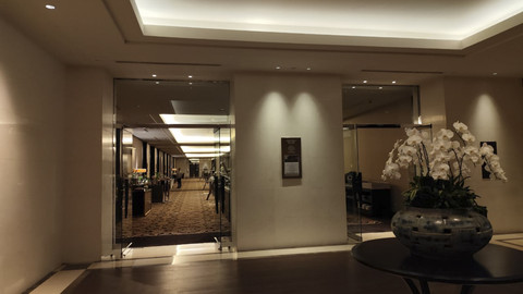 Suasana hotel Fairmont Jakarta tempat digelarnya rapat Panja RUU TNI oleh Komisi I DPR dan Pemerintah pada Sabtu (15/3/2025).  Foto: Luthfi Humam/kumparan