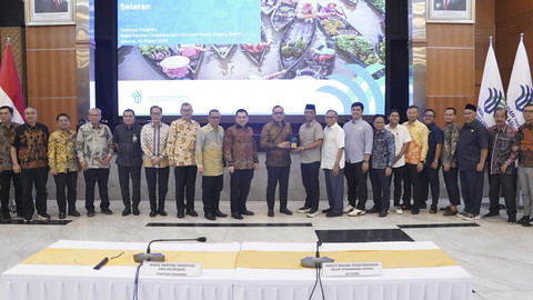 Wakil Menteri Investasi dan Hilirisasi/Wakil Kepala Badan Koordinasi Penanaman Modal (BKPM) Todotua Pasaribu menerima kunjungan anggota DPRD Provinsi Kalimantan Selatan, Panitia Khusus II. Foto: Kementerian Investasi/BKPM