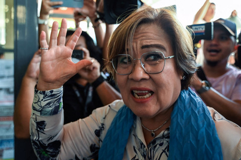 Mantan senator Filipina dan pegiat hak asasi manusia Leila de Lima. Foto: JAM STA ROSA / AFP