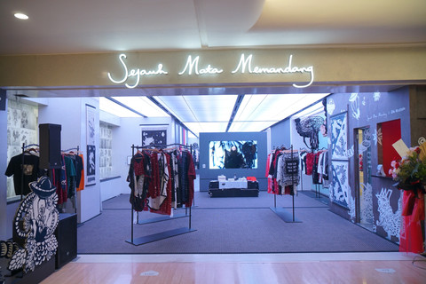 Pameran Republik Sebelah Mata karya Sejauh Mata Memandang dan Eko Nugroho.   Foto: Sejauh Mata Memandang 