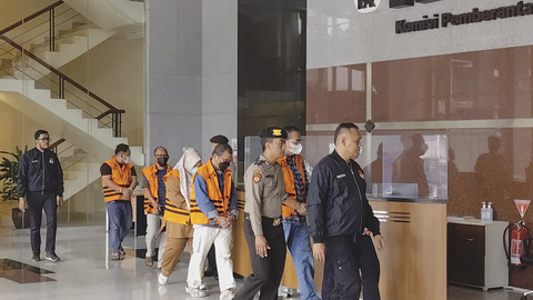 KPK menetapkan 6 orang sebagai tersangka dalam operasi tangkap tangan (OTT) di Ogan Komering Ulu, Sumsel. Foto: Jonathan Devin/kumparan