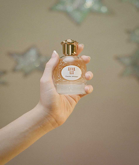 Parfum Wild Wonder Electric Whisper. Foto: Anna Sui