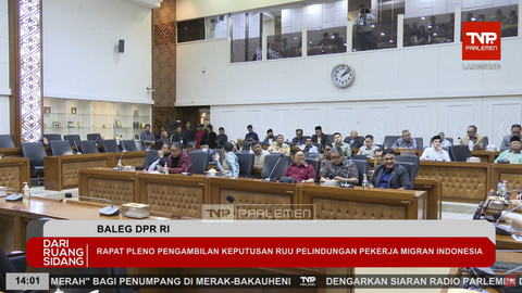 Suasana Baleg DPR RI gelar Rapat Pleno pengambilan keputusan RUU tentang Pelindungan Pekerja Migran Indoensia di Gedung Parlemen, Jakarta, Senin (17/3/2025). Foto: YouTube/ TVR Parlemen