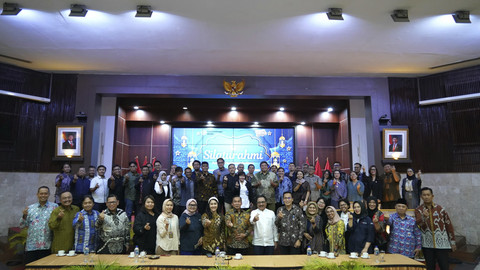 Mendukbangga Wihaji dalam rapat bersama media di Kemendukbangga. Foto: Dok. Kemendukbangga