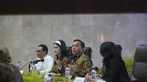 Mendukbangga Wihaji dalam rapat bersama media di Kemendukbangga. Foto: Dok. Kemendukbangga
