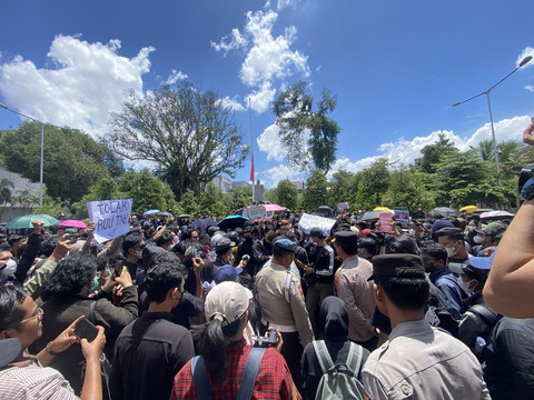 Foto: Aksi 'Jogja Memanggil' Tolak RUU TNI