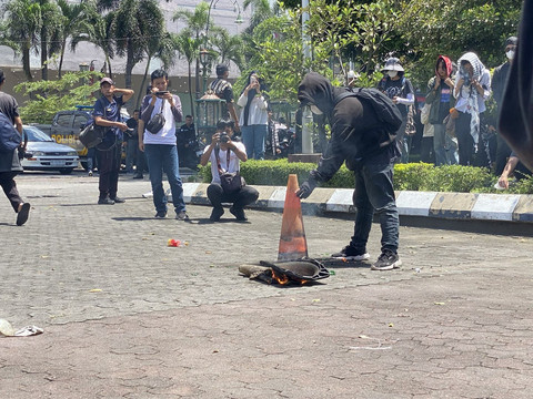 Foto: Aksi 'Jogja Memanggil' Tolak RUU TNI (5)