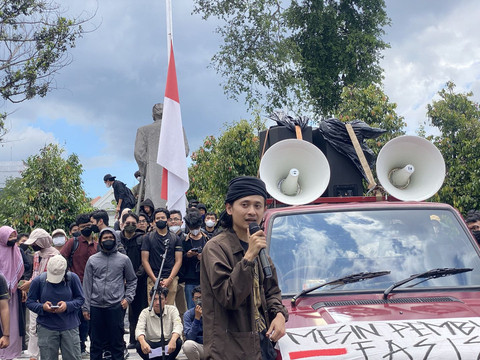 Foto: Aksi 'Jogja Memanggil' Tolak RUU TNI (8)
