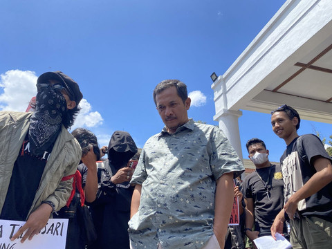 Eko Suwanto di tengah kerumunan aksi. Foto: Resti Damayanti/Pandangan Jogja