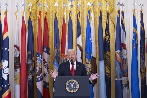Presiden AS Donald Trump menyampaikan pidato saat penandatanganan perintah eksekutif di Gedung Putih, Washington DC, Amerika Serikat, Kamis (20/3/2025). Foto: Mandel Ngan/AFP
