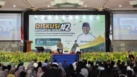 Anies Baswedan menjadi pembicara di Universitas Islam Indonesia, Kabupaten Sleman, Jumat (21/3/2025). Foto: Arfiansyah Panji Purnandaru/kumparan