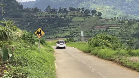 Suasana Jalur alternatif Puncak II, Kabupaten Cianjur, Jawa Barat, jelang arus mudik Lebaran 2025, Jumat (21/3/2025). Foto: Dok. kumparan