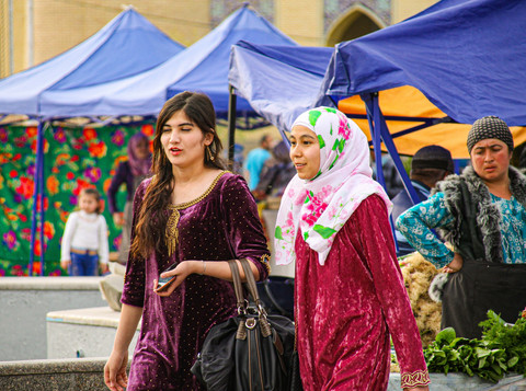 Ilustrasi perempuan Tajikistan. Foto: Omri Eliyahu/Shutterstock