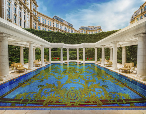 Palazzo Versace Macau Outdoor Pool. Foto: Dok. SJM RESORTS
