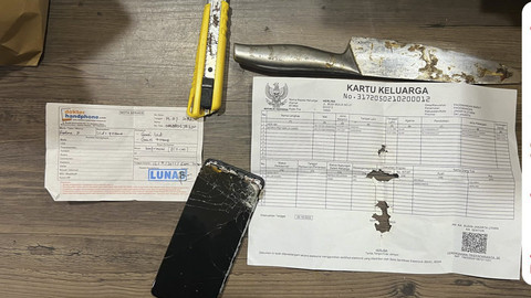 Barang bukti pelaku penjaga rumah di Kebayoran Baru, Jakarta Selatan mencuri perabotan rumah yang dijaganya. Foto: Istimewa