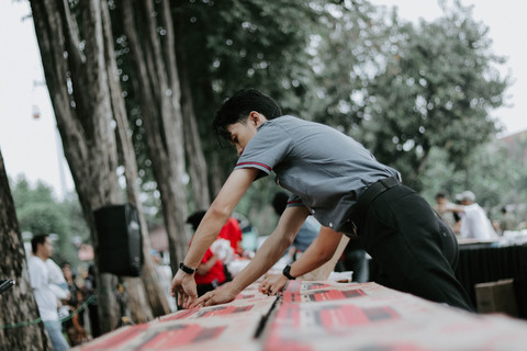 Pizza Hut gelar buka puasa bersama dengan 100 meter pizza. Foto: Pizza Hut Indonesia