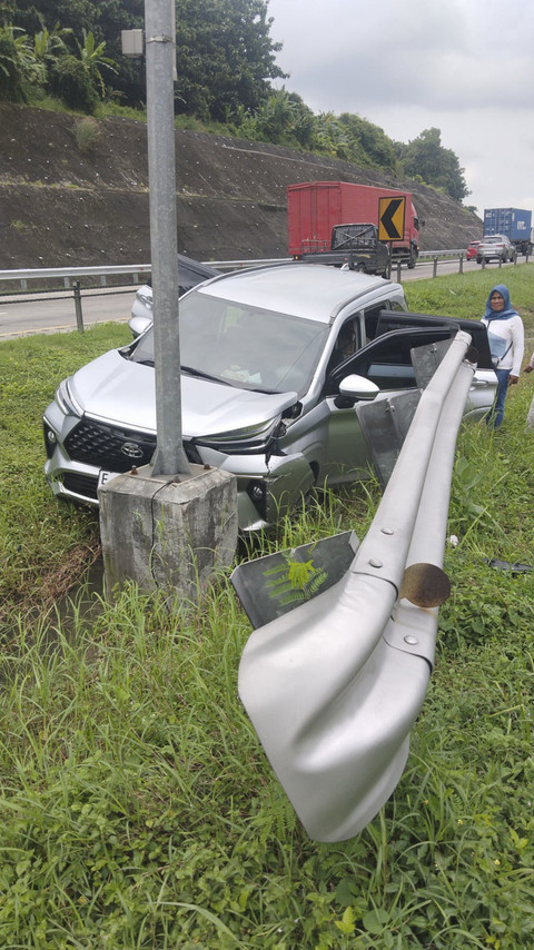 Kecelakaan mobil terjadi di Kilometer 182.700 (B) Tol Cipali, diduga akibat supir mengantuk. (23/3/2025). Foto: Dok. Istimewa