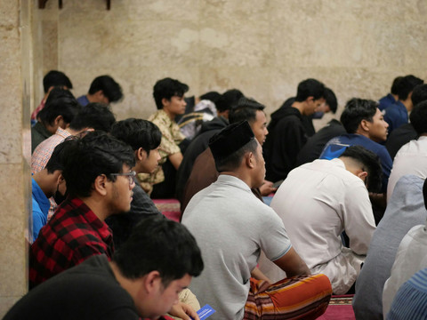 Ilustrasi  Taqabbalallahu Minna Wa Minkum Minal Aidin Wal Faizin, sumber gambar unsplash/Masjid Pogung Raya