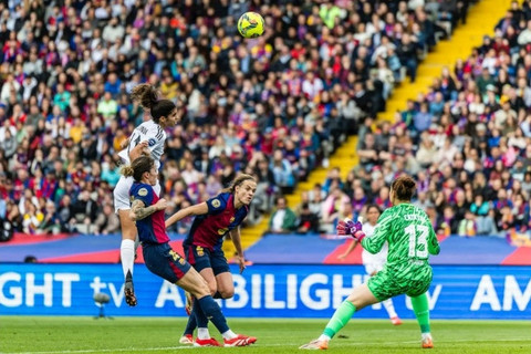 Real Madrid Femenino berhasil mengalahkan Barcelona Femeni dalam lanjutan Liga Spanyol Wanita 2024/25 pada Minggu (23/3/2025). Foto: Real Madrid 