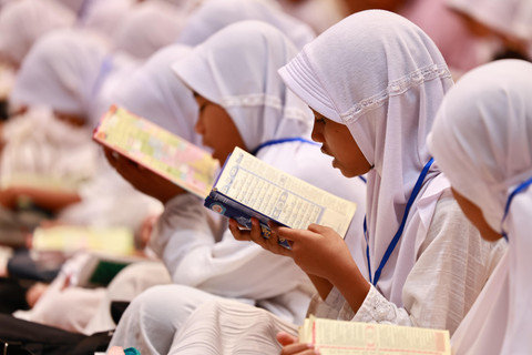 Kegiatan khataman Al-Qur'an yang digelar Pertamina pada Khataman Al-Qur'an, Santunan dan Buka Puasa Bersama digelar di Grha Pertamina, Jakarta, pada Jumat (21/3). Foto: Dok. Pertamina