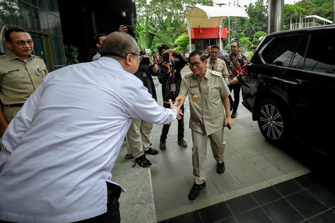 Gubernur DKI Jakarta Pramono Anung mengunjungi Gedung Merah Putih KPK, Jakarta, Senin (24/3/2025). Foto: Jamal Ramadhan/kumparan