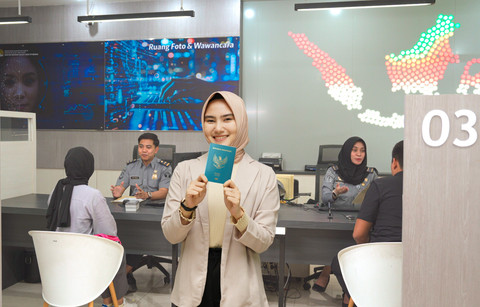 Ilustrasi warga mengurus paspor. Foto: Imigrasi