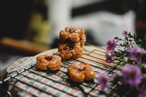 Ilustrasi Toko Kue Kering Kiloan Jakarta. Sumber: Unsplash/Chinh Le Duc