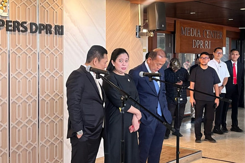 Ketua DPR RI Puan Maharani memberikan keterangan pers di Kompleks Parlemen, Senayan, Jakarta, Selasa (25/3/2025). Foto: Haya Syahira/kumparan