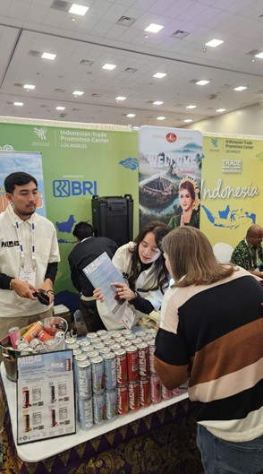 BRI membawa UMKM binaannya Drink Palmas pada Natural Product Expo West (NPEW) 2025 di Anaheim, California, Amerika Serikat. Foto: Dok. BRI