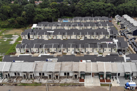 Foto udara rumah subsidi Program Rumah untuk Guru Indoensia yang masih dalam tahap pembangunan di Perumahan Kahuripan 10, Cileungsi, Kabupaten Bogor, Jawa Barat, Selasa (25/3/2025). Foto: Yulius Satria Wijaya/ANTARA FOTO