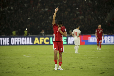 Pemain Timnas Indonesia Rizky Ridho berselebrasi usai mengalahkan Timnas Bahrain pada pertandingan ronde ketiga Kualifikasi Piala Dunia 2026 Zona Asia di Stadion Utama Gelora Bung Karno, Senayan, Jakarta, Selasa (25/3/2025). Foto: Aditia Noviansyah/kumparan